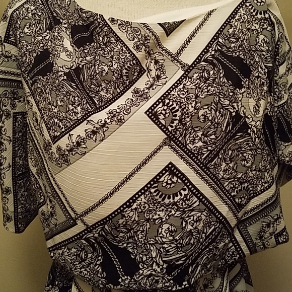 Sophisticated Women's Special Occasion Dress - Picture 2 of 3